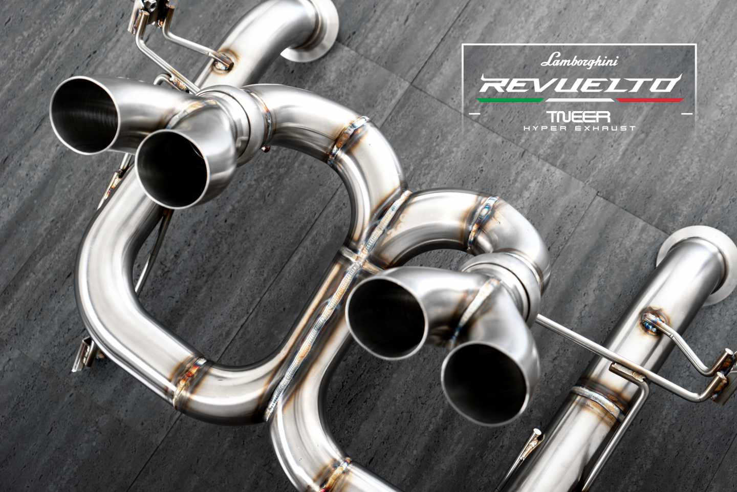 REVUELTO SQUADRA CORSE