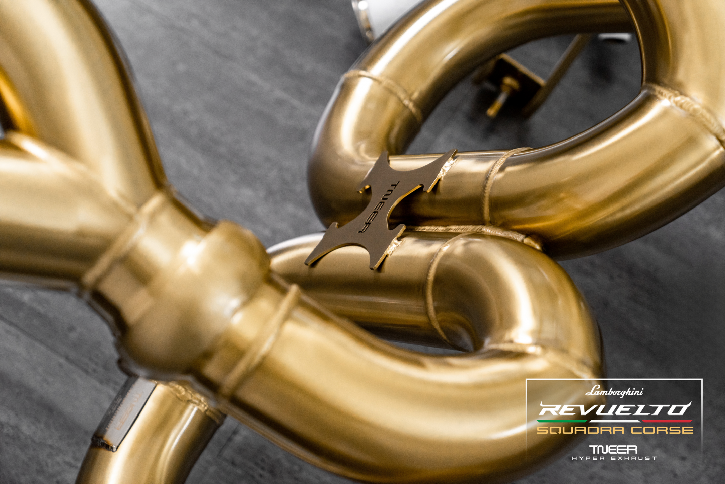 REVUELTO SQUADRA CORSE    Gold Edition