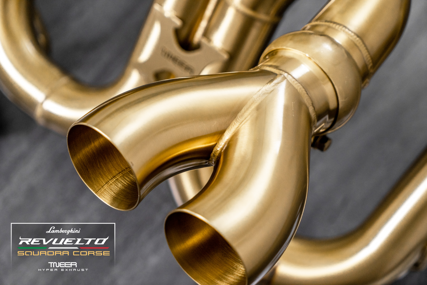 REVUELTO SQUADRA CORSE    Gold Edition