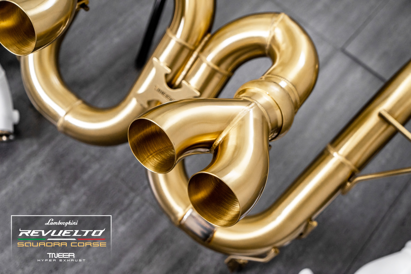 REVUELTO SQUADRA CORSE    Gold Edition